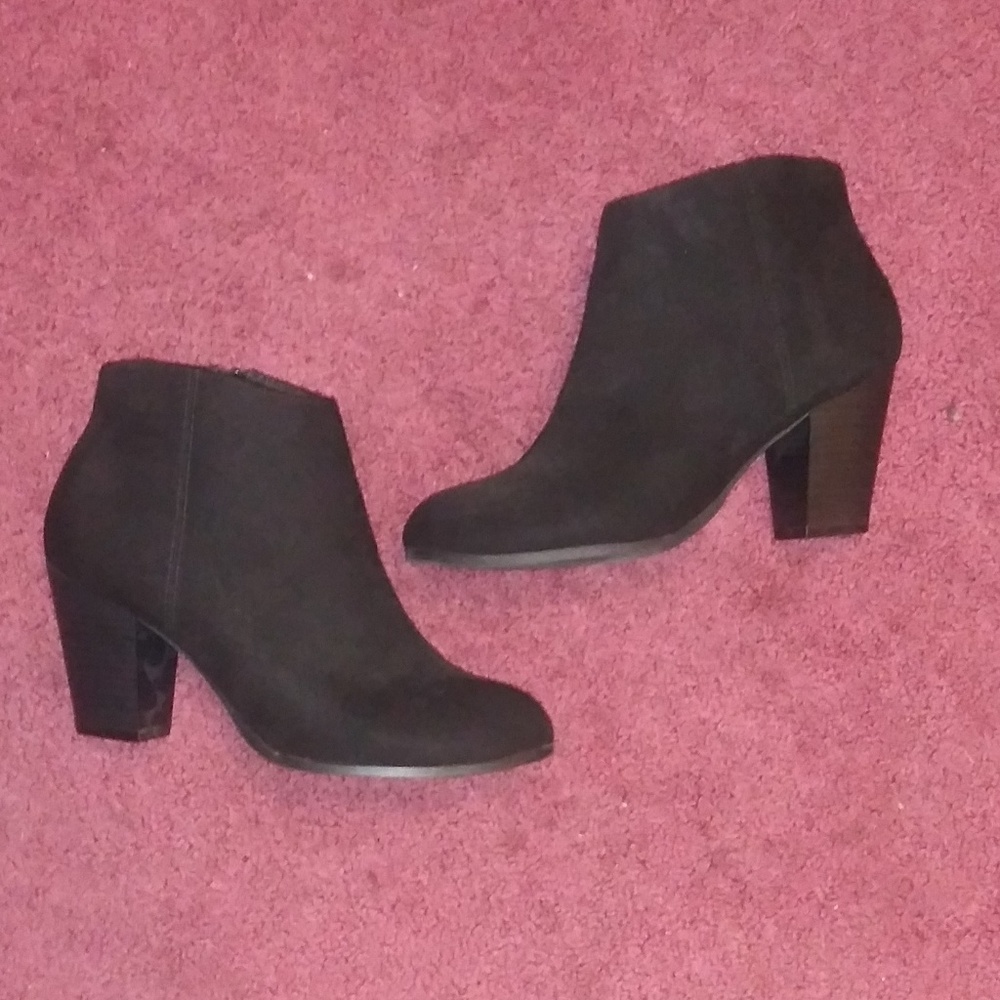 Old Navy Fall Suede side-zip ankle boots - Picture 3 of 5